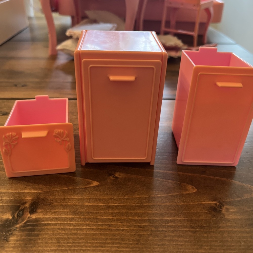 Vintage Barbie 1980s Sweet Roses Doll Bedding Kitchen Furniture Lot Mattel READ - Picture 11 of 16